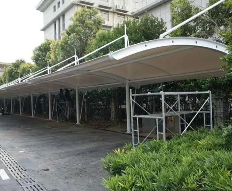 如何加固膜结构车棚的稳定性