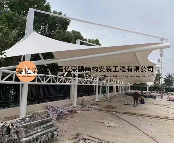结构车棚防风防雨效果好吗？